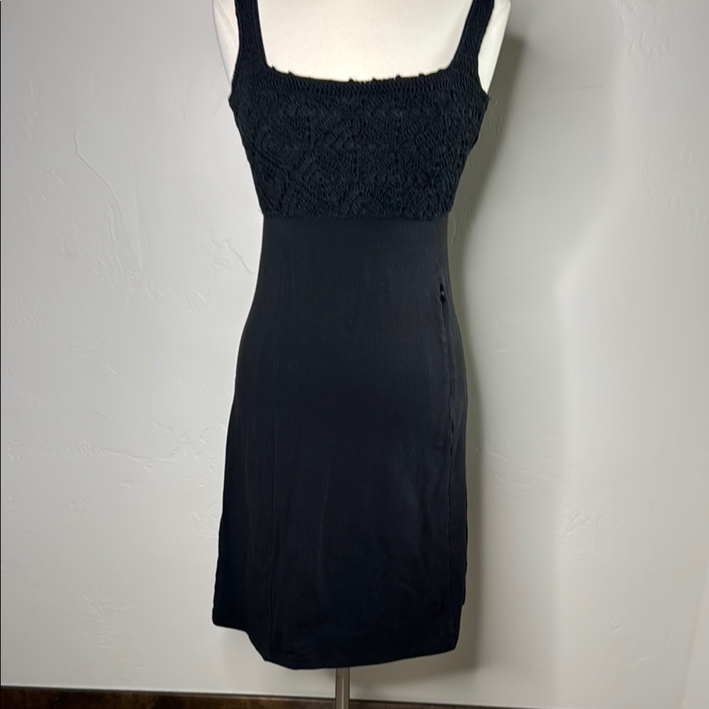Athleta Black Crochet Bodice Dress Square Neck Sleeveless One Pocket